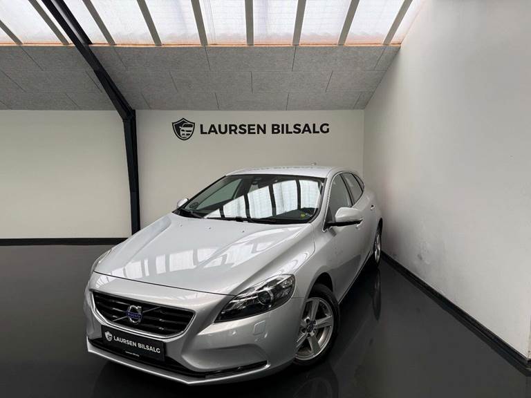 Volvo V40 CC 2,0 D3 150 Momentum aut.