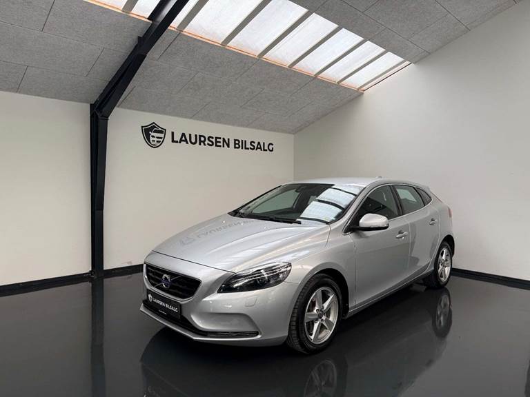 Volvo V40 CC 2,0 D3 150 Momentum aut.