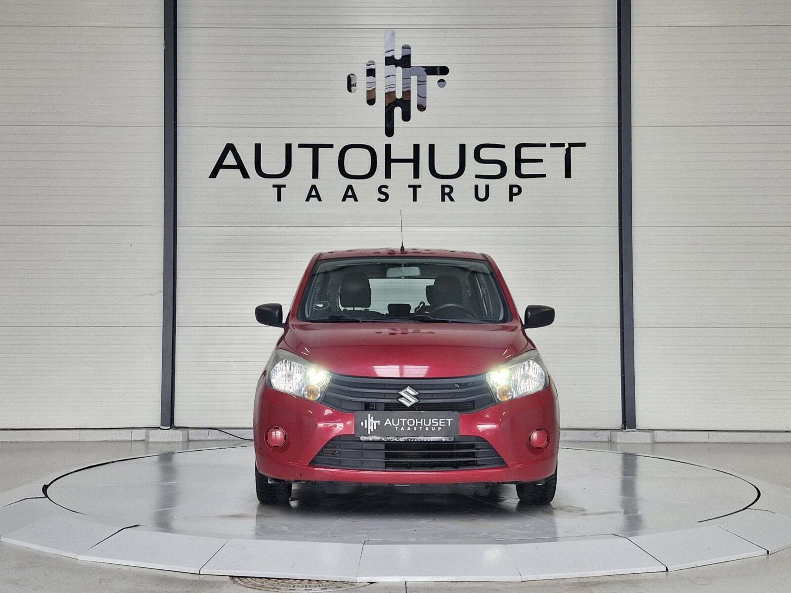 Rød Suzuki Celerio fra 2015