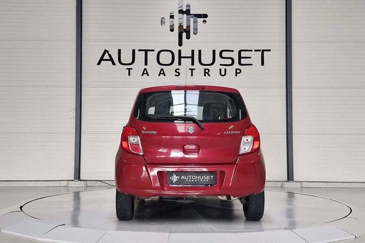 Rød Suzuki Celerio fra 2015