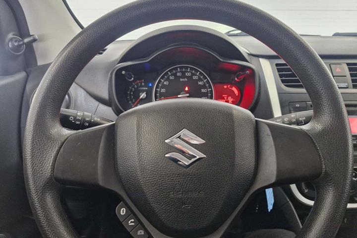 Rød Suzuki Celerio fra 2015