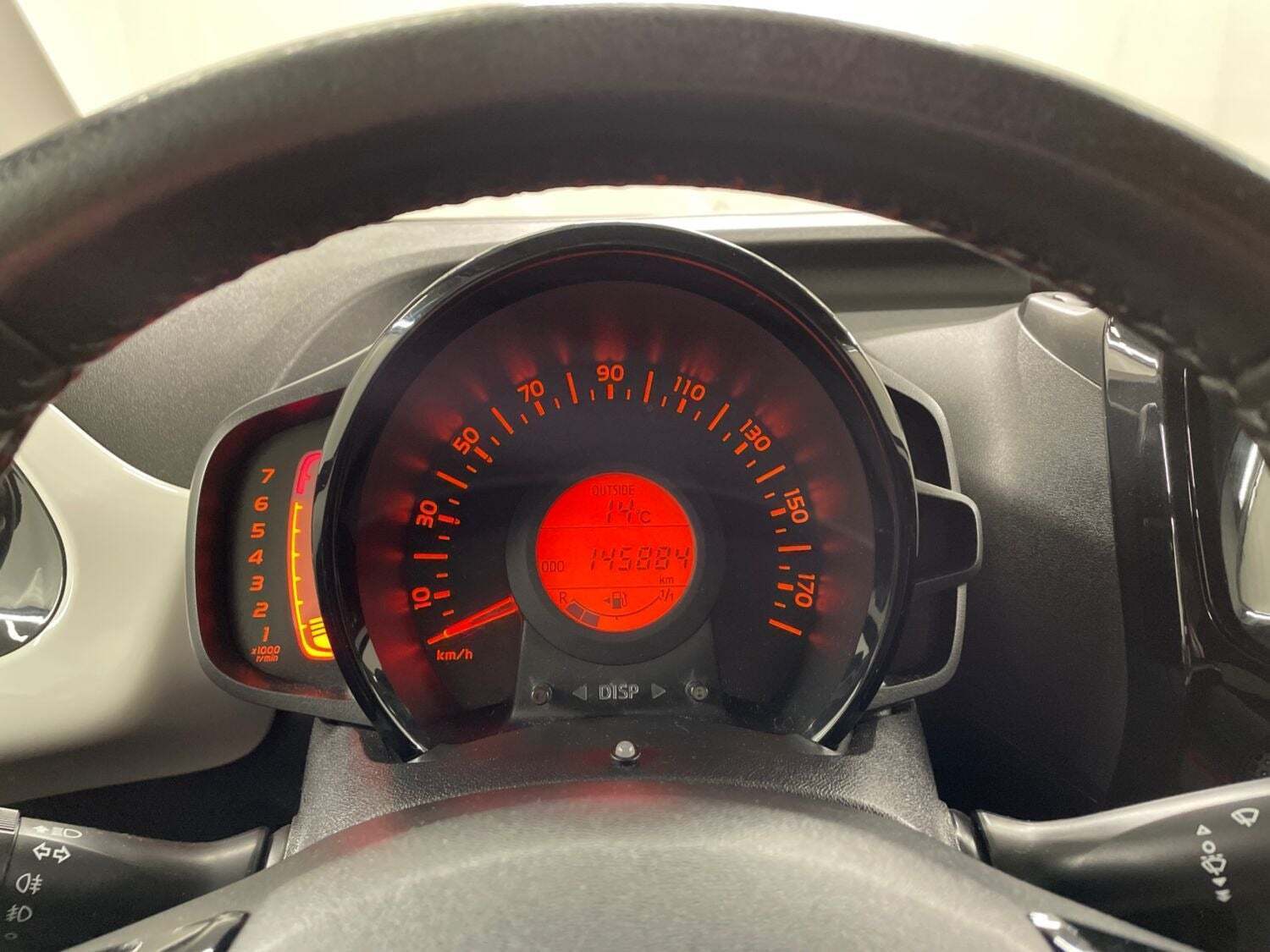 Hvid Toyota Aygo fra 2015