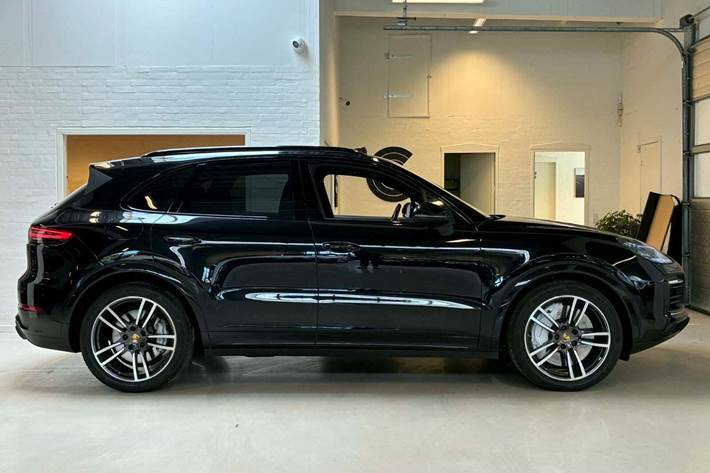 Sort Porsche Cayenne S fra 2018