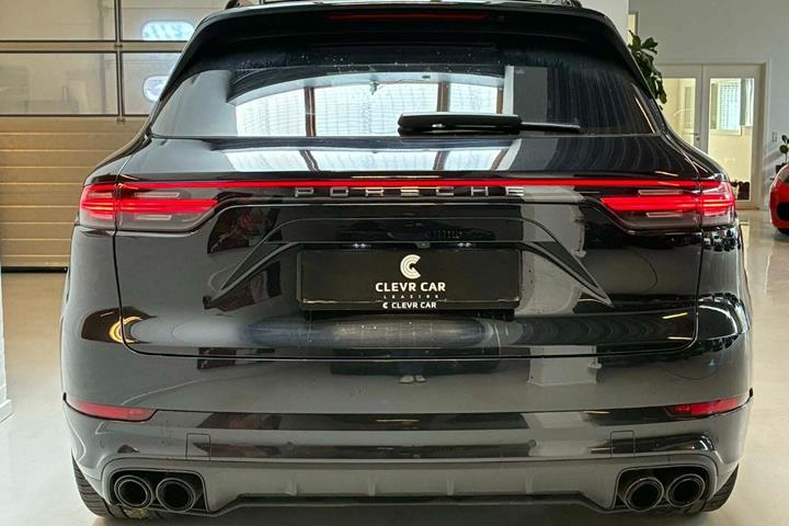 Sort Porsche Cayenne S fra 2018