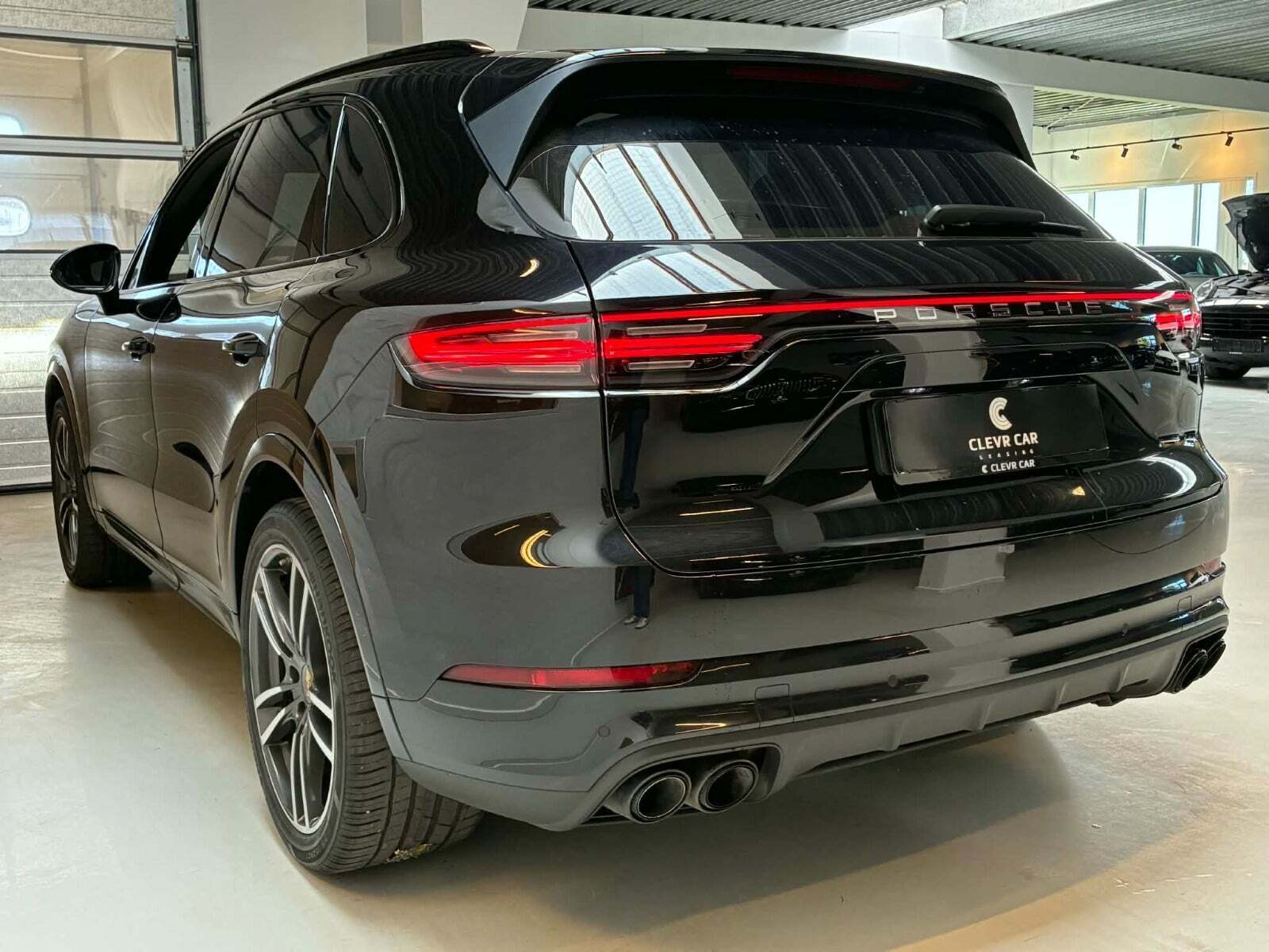 Sort Porsche Cayenne S fra 2018
