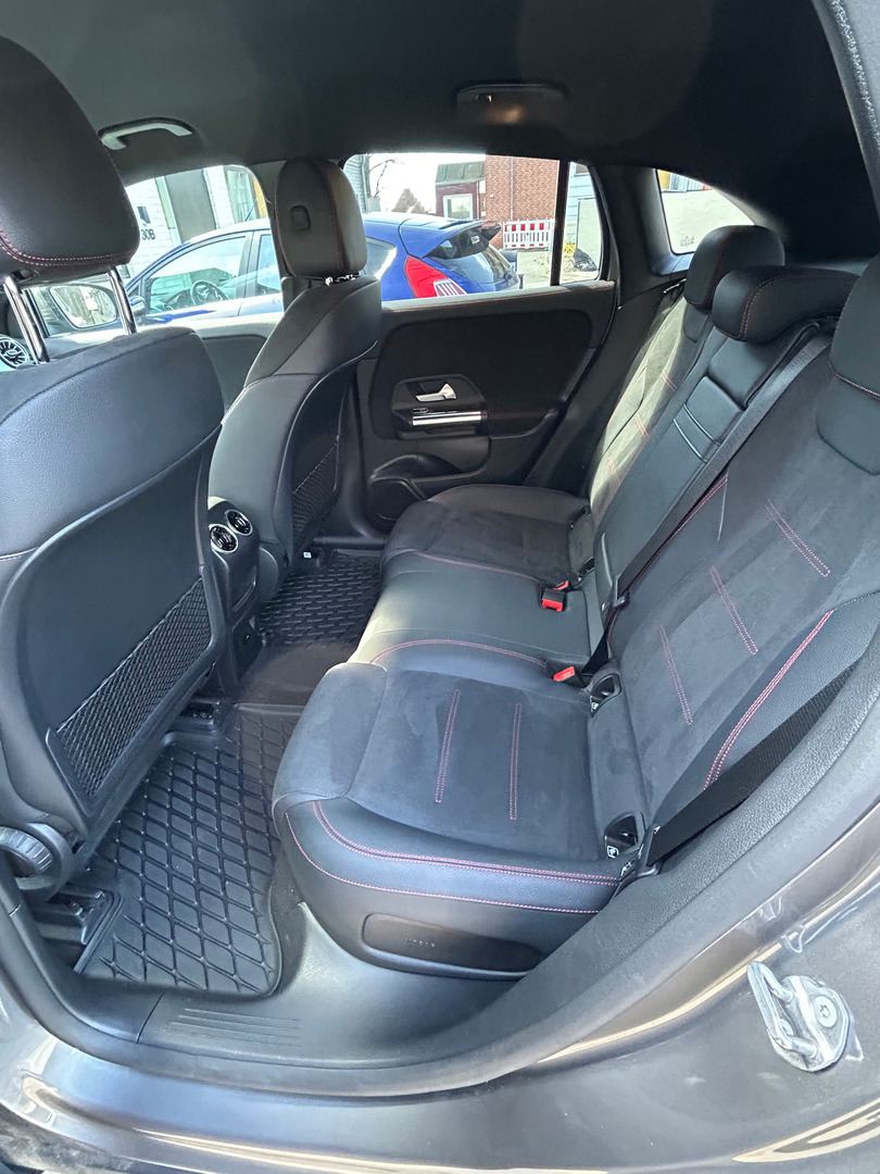 Grå Mercedes EQA250 fra 2021