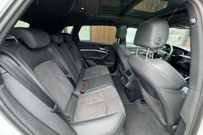 undefined Audi e-tron fra 2022