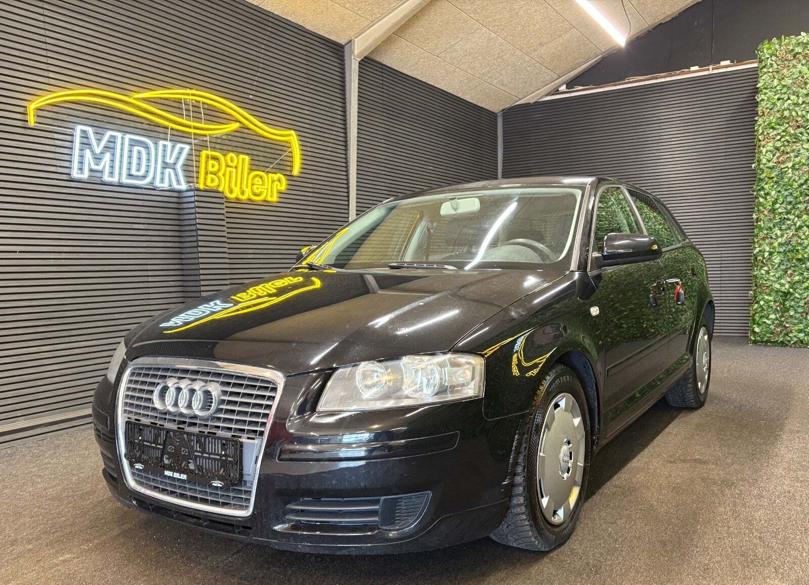 Audi A3 1,6 Attraction Sportback aut.