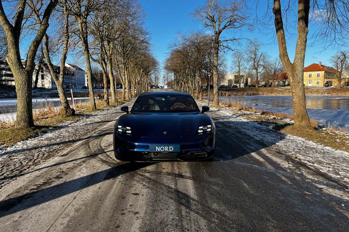 Blå Porsche Taycan 4S fra 2021