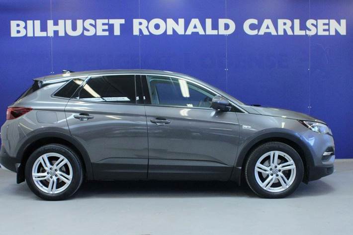 Grå Opel Grandland X fra 2018