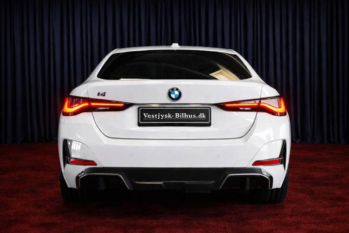 Hvid BMW i4 fra 2023