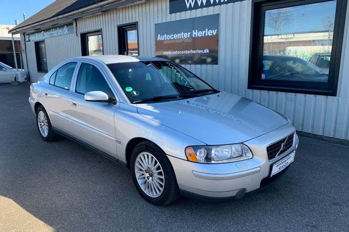 Sølv Volvo S60 fra 2006