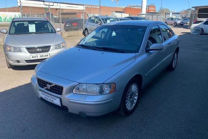 Sølv Volvo S60 fra 2006