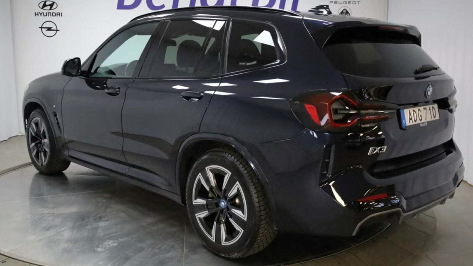BMW iX3 Charged M-Sport