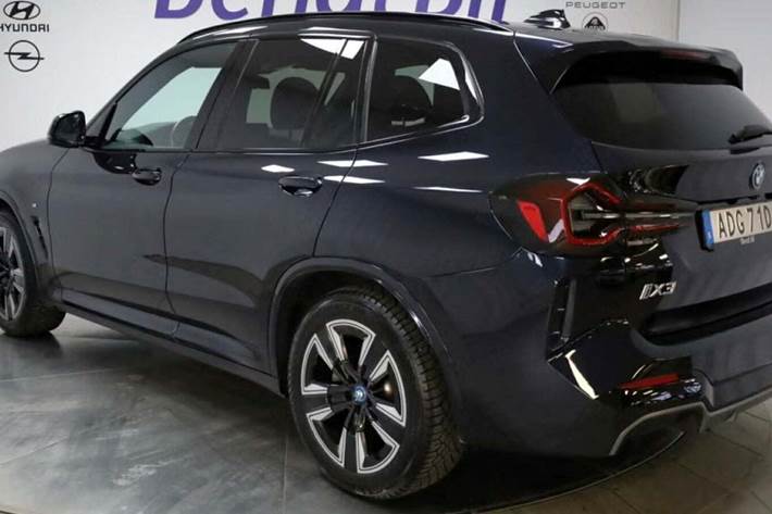 Sort BMW iX3 fra 2023