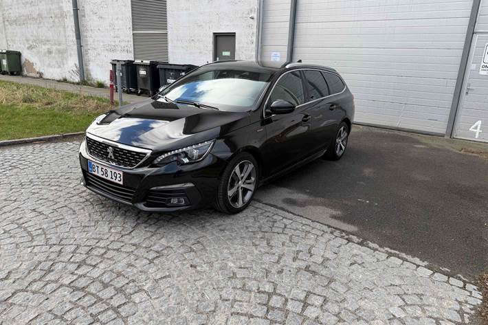Sort Peugeot 308 fra 2017