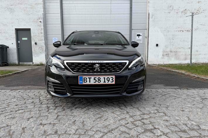 Sort Peugeot 308 fra 2017