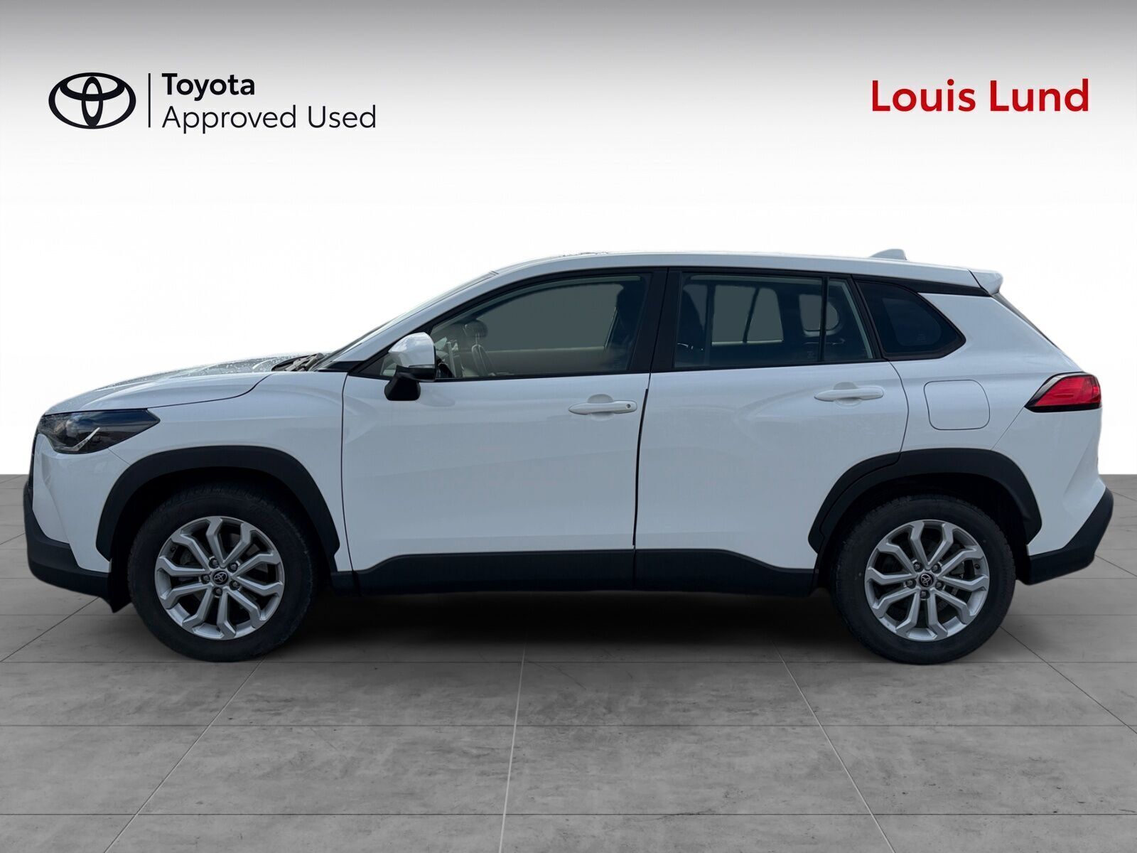 Hvid Toyota Corolla Cross fra 2023