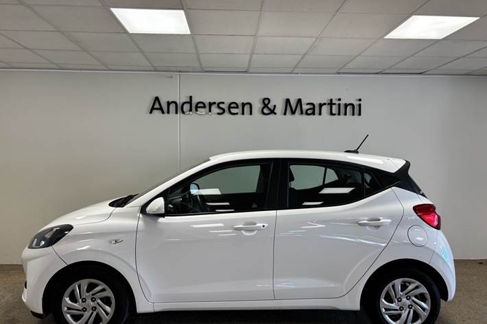 Hvid Hyundai i10 fra 2023