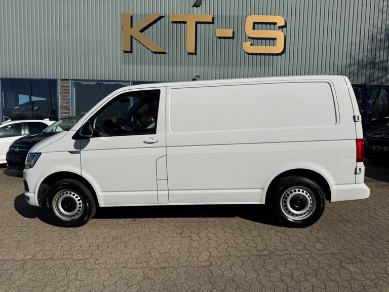 VW Transporter 2,0 TDi 150 Kassevogn DSG kort