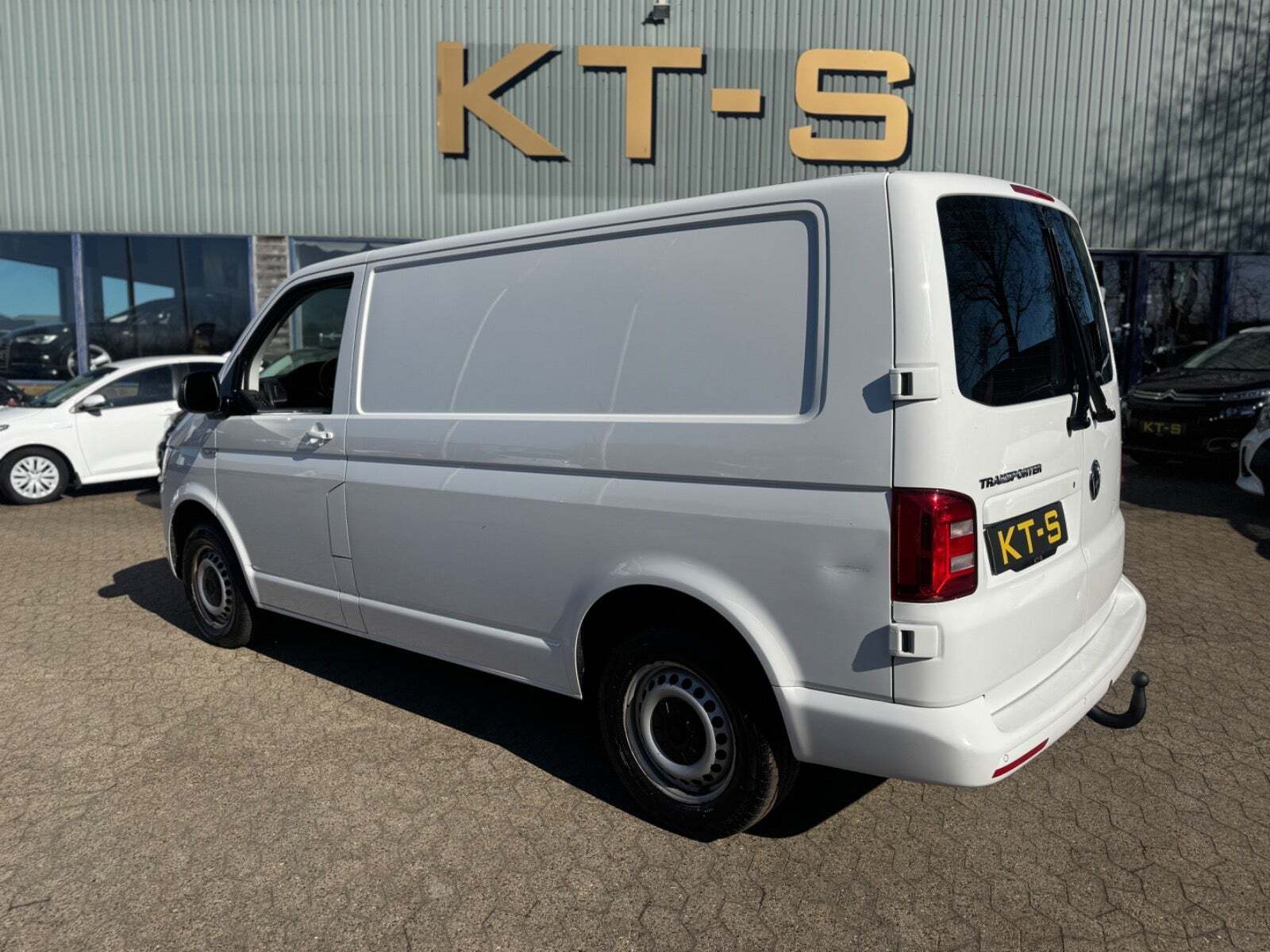 Hvid VW Transporter fra 2019