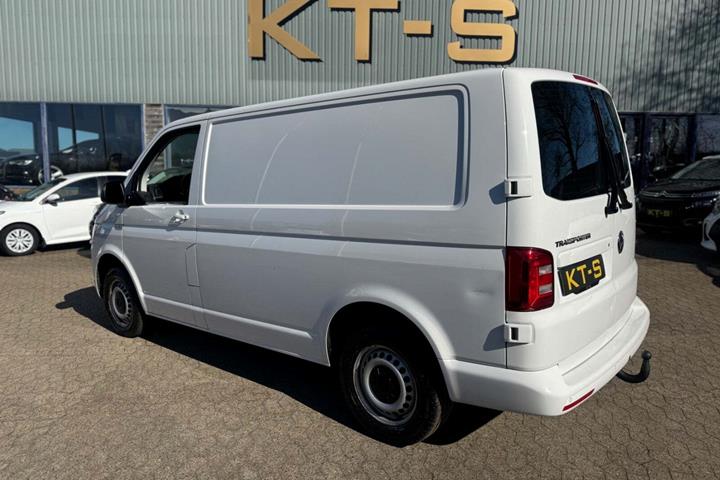 Hvid VW Transporter fra 2019