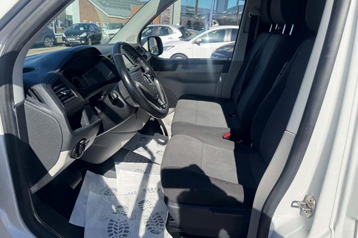 Hvid VW Transporter fra 2019