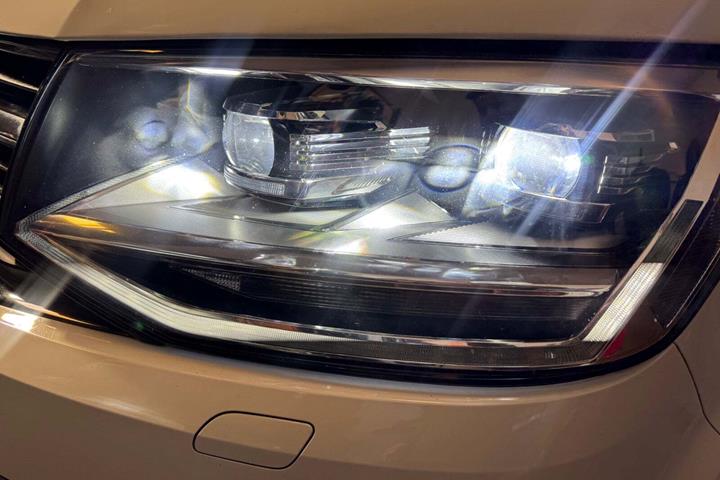 Hvid VW Transporter fra 2019