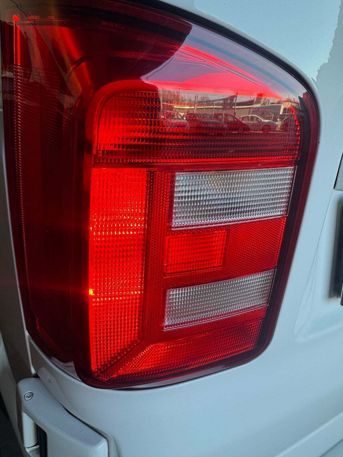 Hvid VW Transporter fra 2019