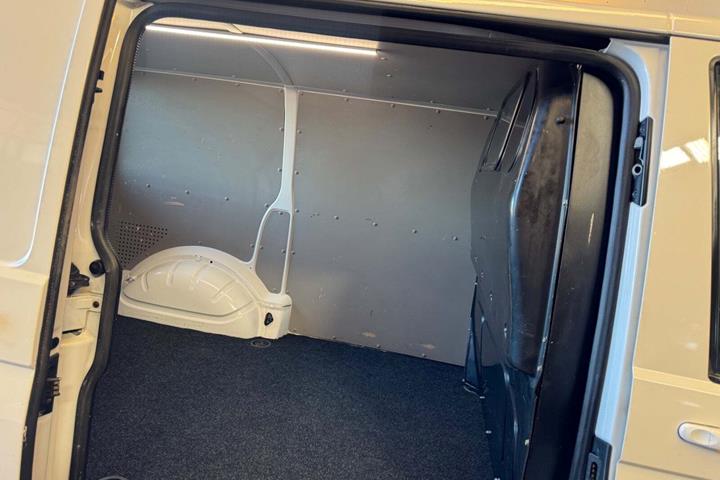 Hvid VW Transporter fra 2019
