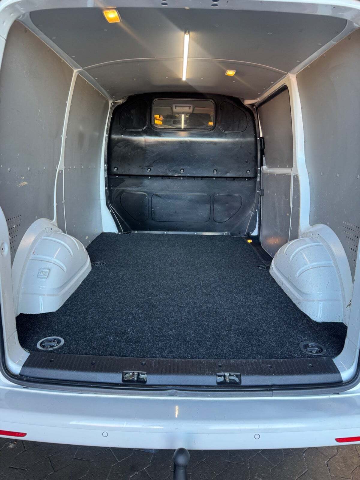 Hvid VW Transporter fra 2019