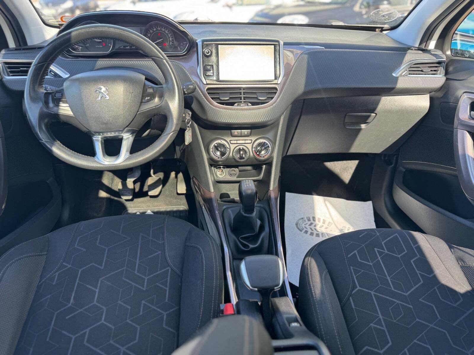 Peugeot 2008 1,6 e-HDi 92 Active Sky