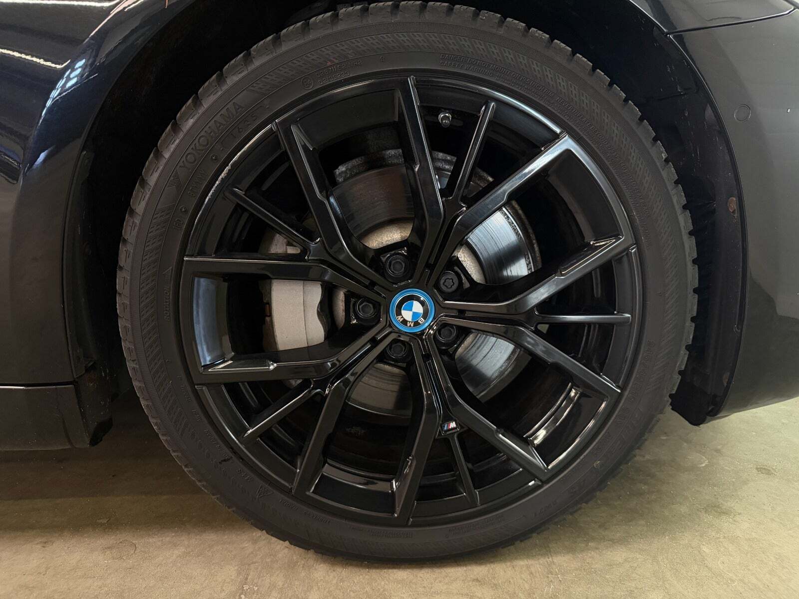 Sort BMW 530e fra 2022