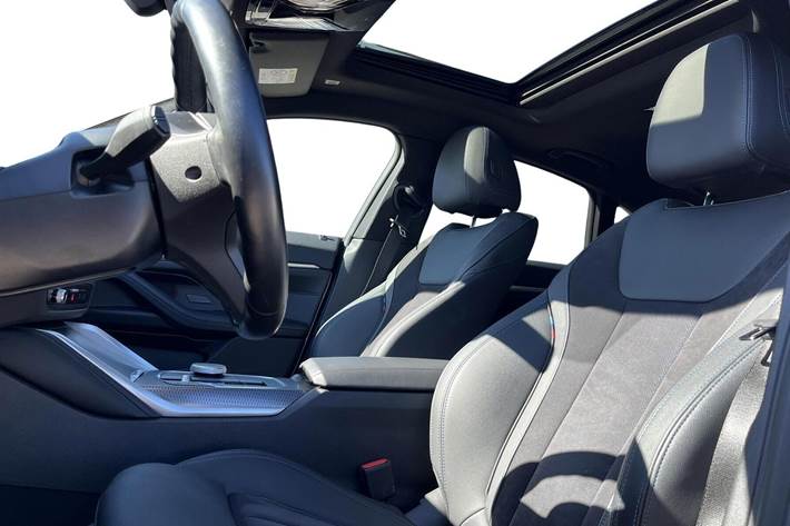 Hvid BMW i4 fra 2023