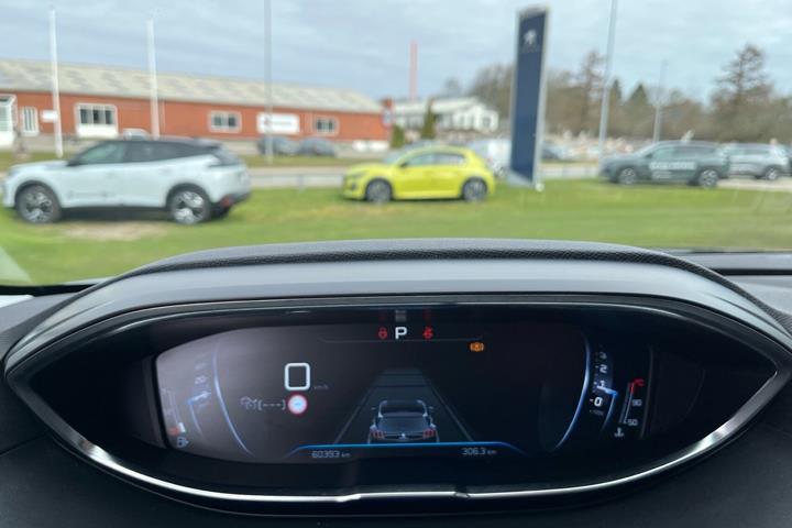 Sort Peugeot 5008 fra 2020