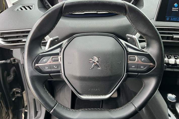 Sort Peugeot 5008 fra 2020