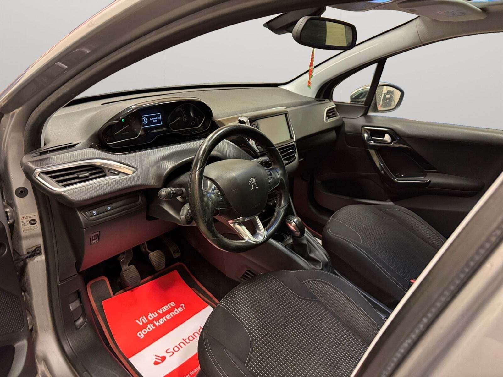 Peugeot 208 1,5 BlueHDi 100 Allure Sky