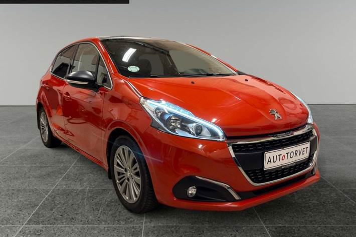 Orange Peugeot 208 fra 2015
