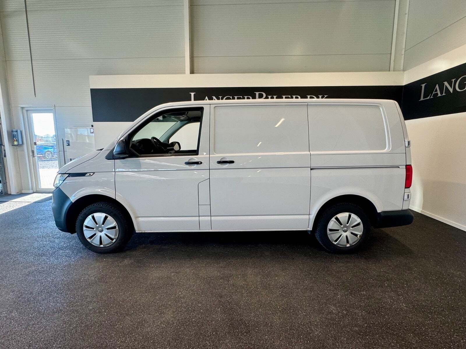 VW Transporter 2,0 TDi 110 Kassevogn kort