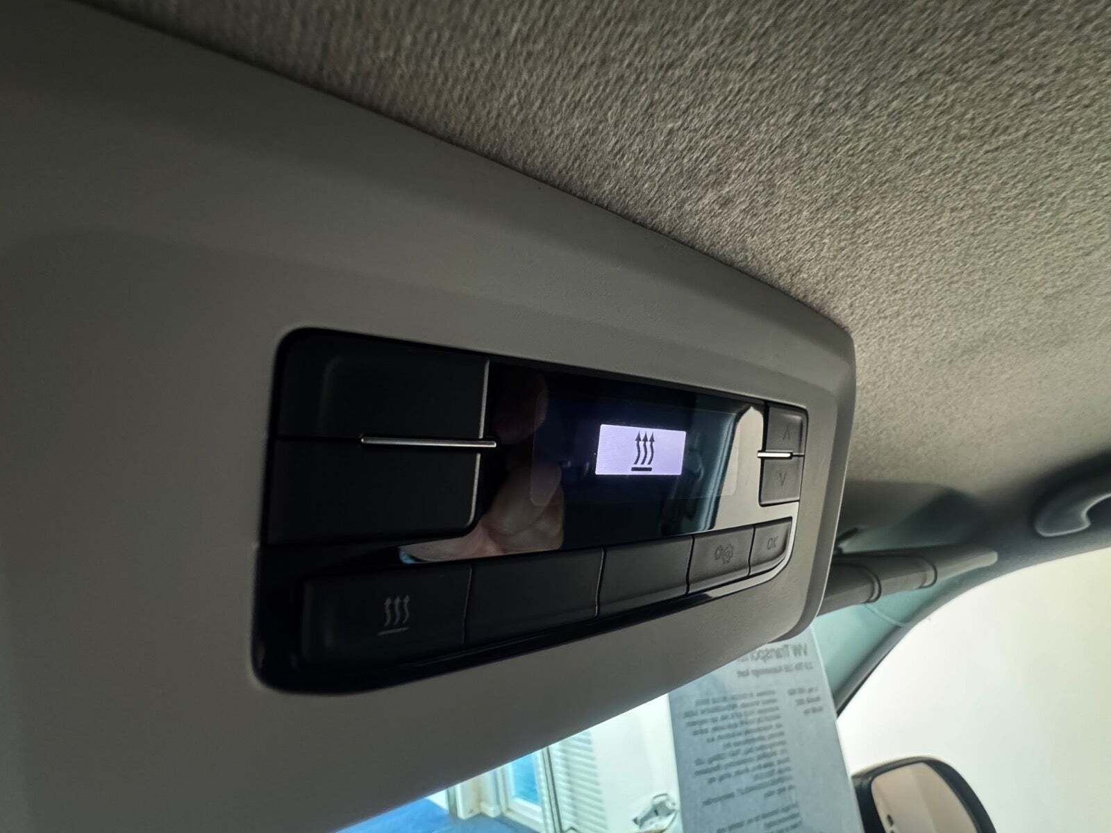 Hvid VW Transporter fra 2022