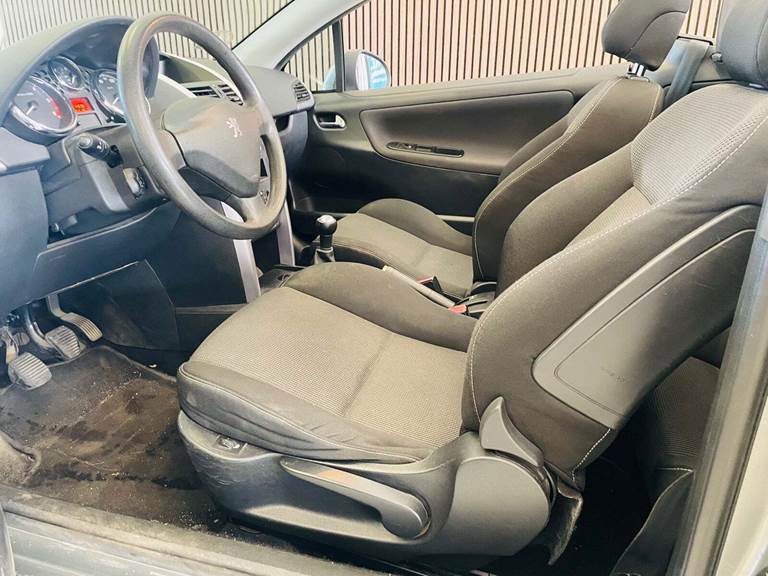 Peugeot 207 1,6 HDi CC