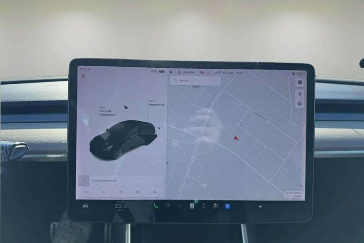 Hvid Tesla Model 3 fra 2019