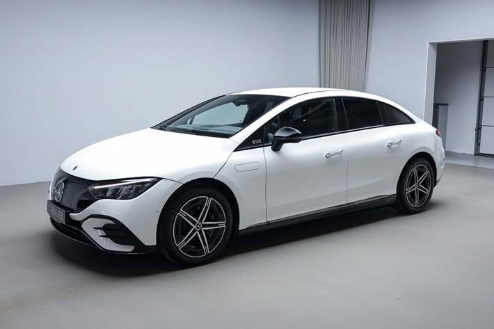 Hvid Mercedes EQE350+ fra 2026