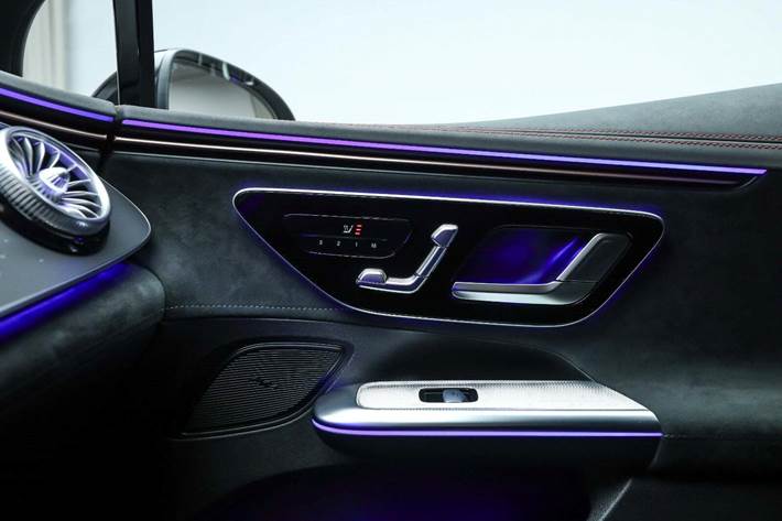 Grå Mercedes EQE350+ fra 2026