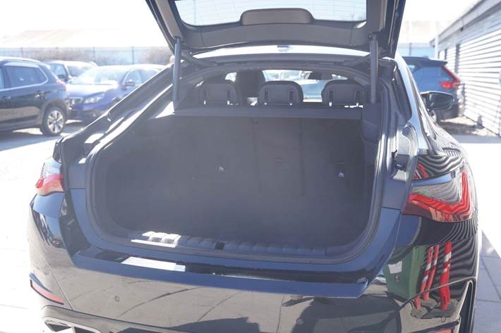 Sort BMW i4 fra 2024