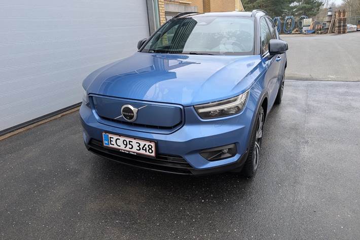 Blå Volvo XC40 fra 2020