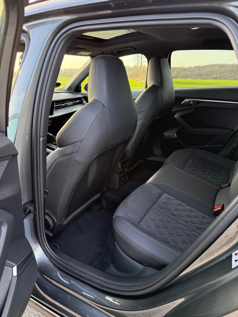 Grå Audi A3 fra 2022