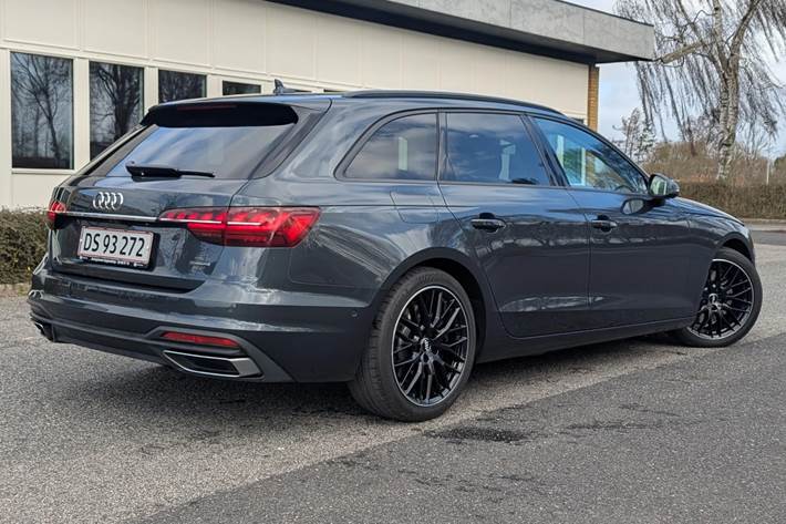 Grå Audi A4 fra 2019