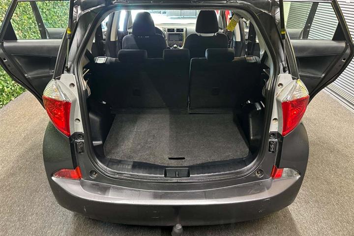 undefined Toyota Verso-S fra 2011