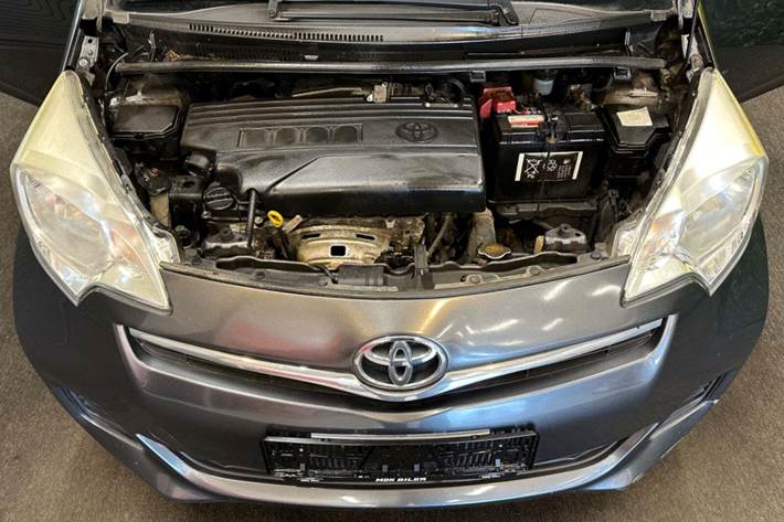 undefined Toyota Verso-S fra 2011